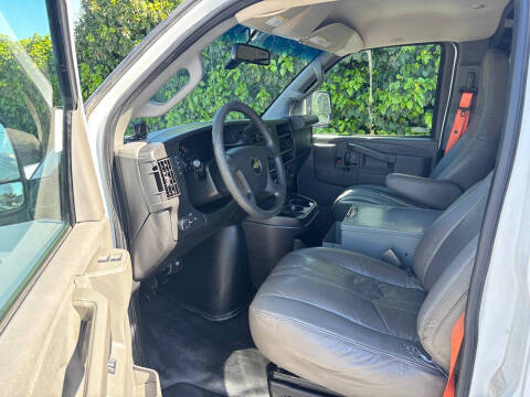 2017 Chevrolet Express 2500
