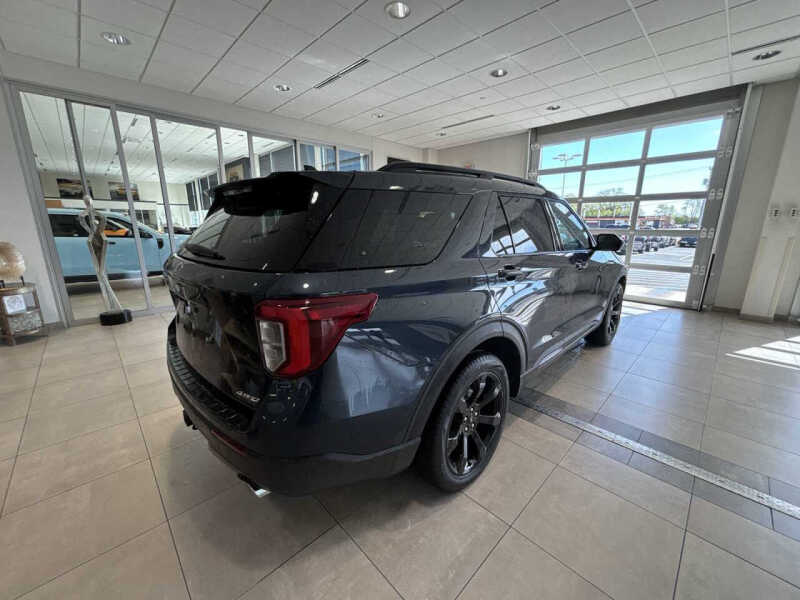 2024 Ford Explorer ST-Line