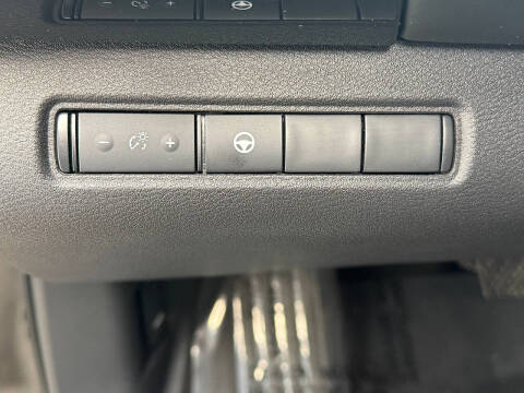 2023 Nissan Pathfinder SV