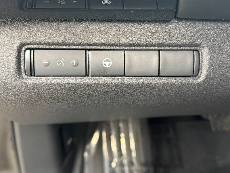 2023 Nissan Pathfinder SV
