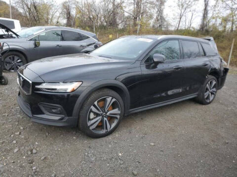 2025 Volvo V60 Cross Country B5 Plus
