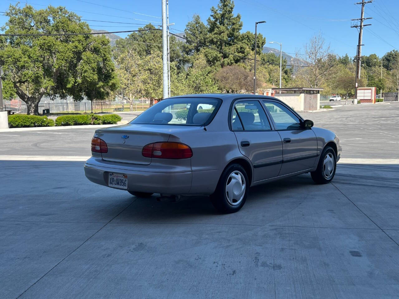 2001 Chevrolet Prizm for sale at R&G Auto Sales in Tujunga, CA