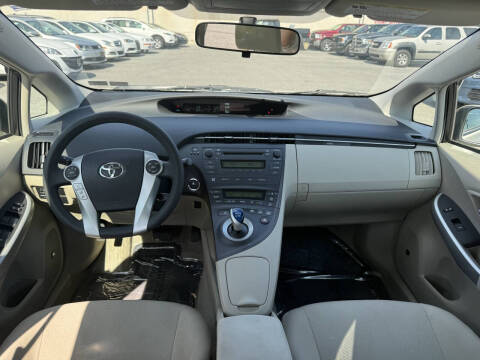 2010 Toyota Prius III
