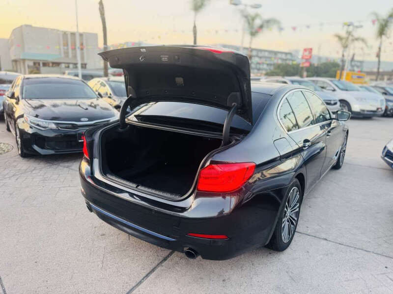 2018 BMW 5 Series 530i