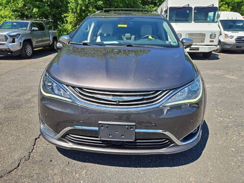 2017 Chrysler Pacifica Hybrid Platinum