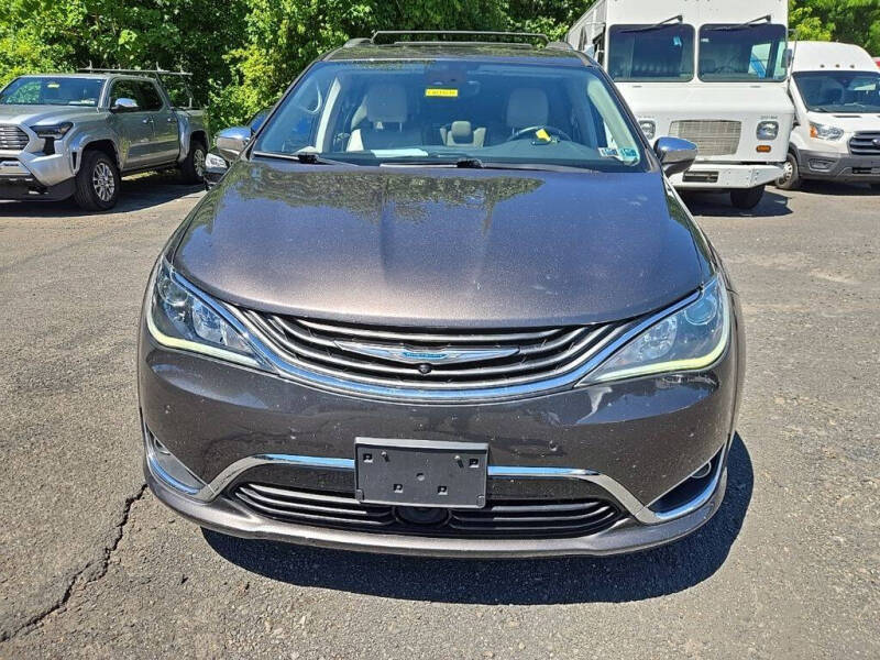 2017 Chrysler Pacifica Hybrid Platinum