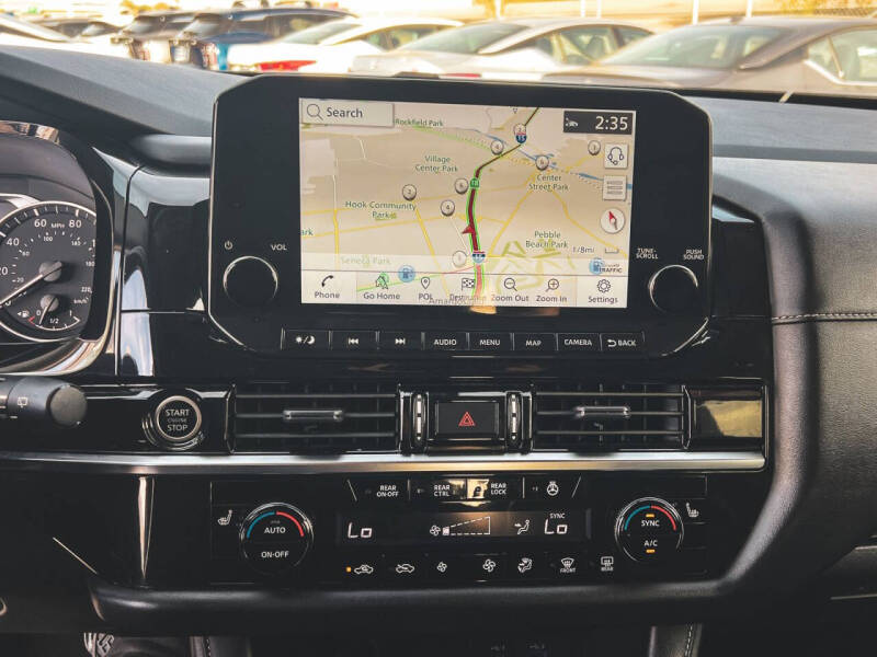 2023 Nissan Pathfinder SL