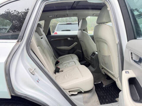 2011 Audi Q5 2.0T quattro Premium Plus