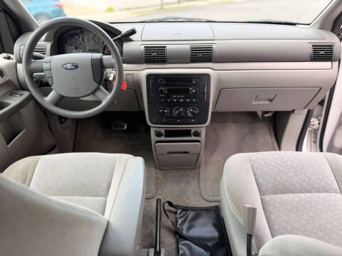 2006 Ford Freestar SE