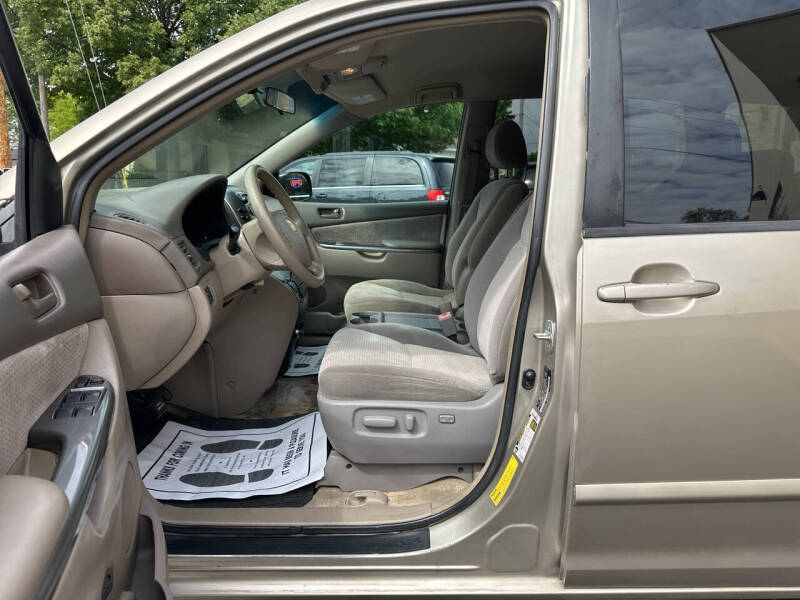 2008 Toyota Sienna LE 8-Passenger