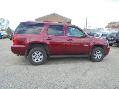 2009 GMC Yukon for sale at B & G AUTO SALES in Uniontown PA