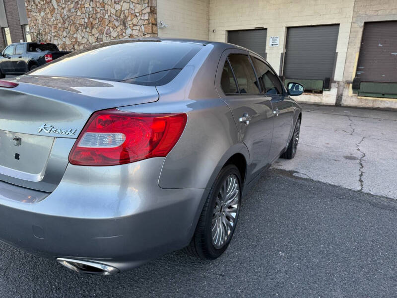 2013 Suzuki Kizashi SE photo 8