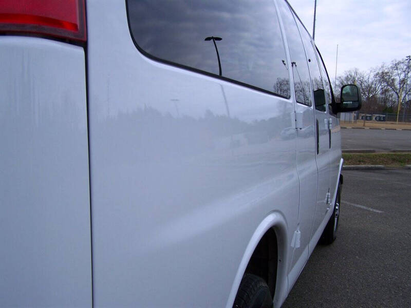 2017 Chevrolet Express LT 2500