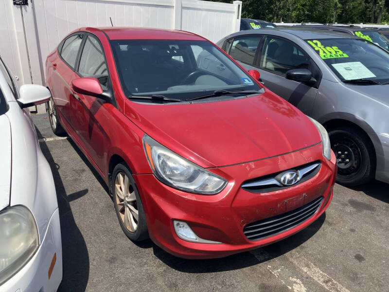 2012 Hyundai Accent GLS