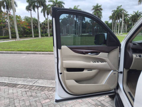 2016 Cadillac Escalade Luxury Collection