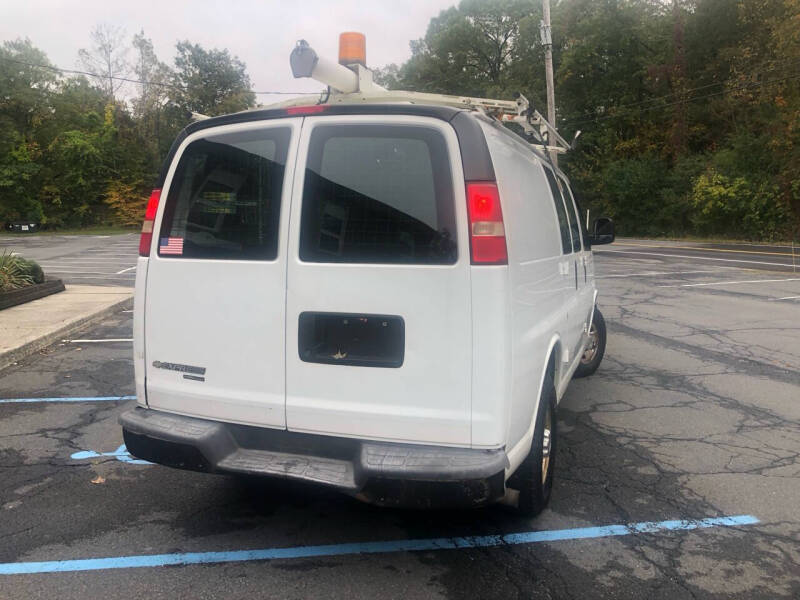 2012 Chevrolet Express Cargo Work Van photo 4