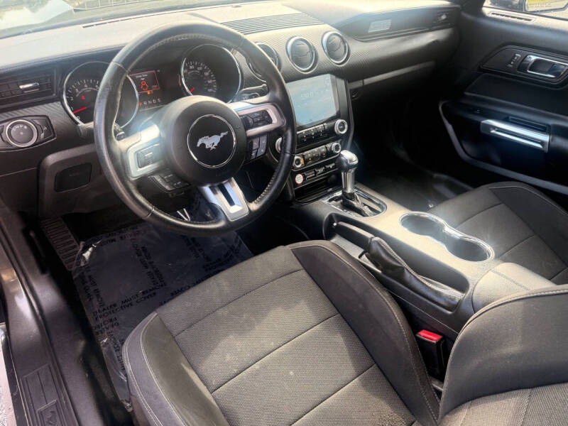 2017 Ford Mustang V6