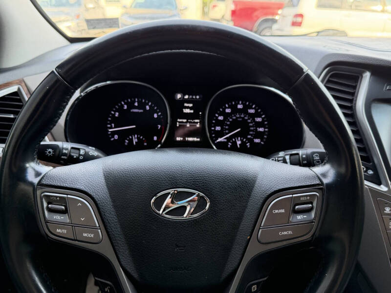 2017 Hyundai Santa Fe SE