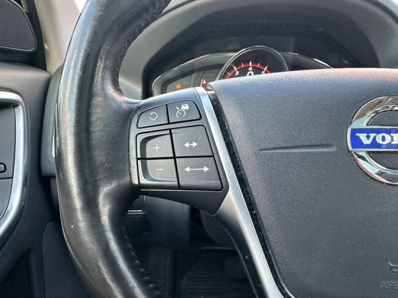 2017 Volvo XC60 T5 Dynamic