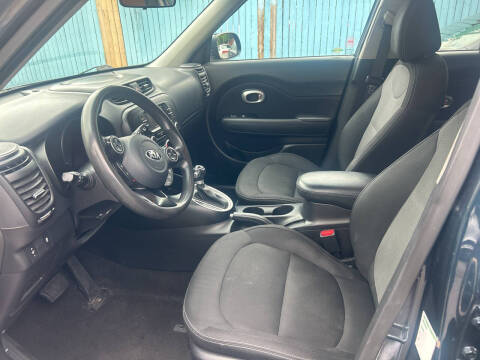 2017 Kia Soul +