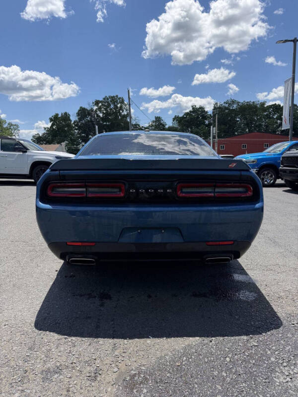 2021 Dodge Challenger SXT