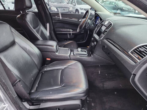 2016 Chrysler 300 Limited Anniversary