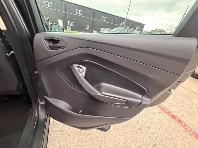 2019 Ford Escape S
