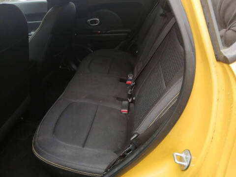 2016 Kia Soul +