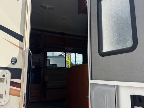 2017 Winnebago Minnie Winnie