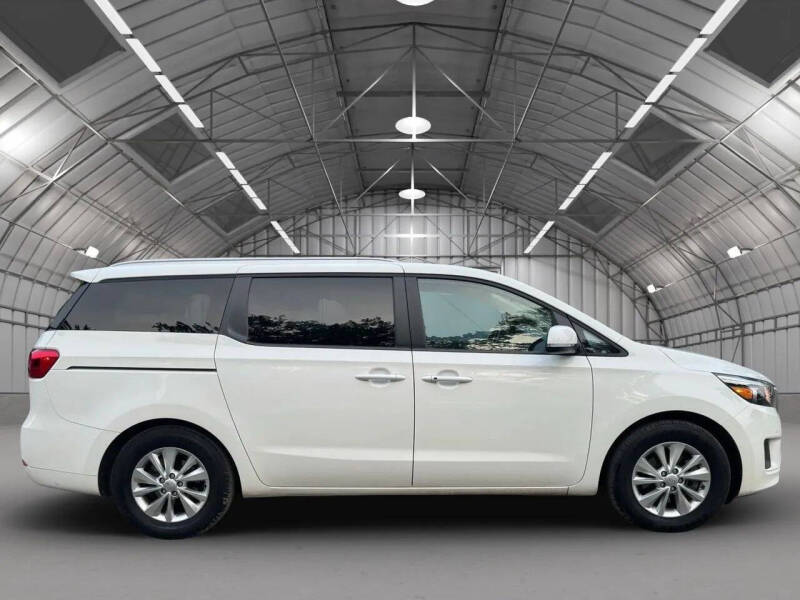 2017 Kia Sedona LX
