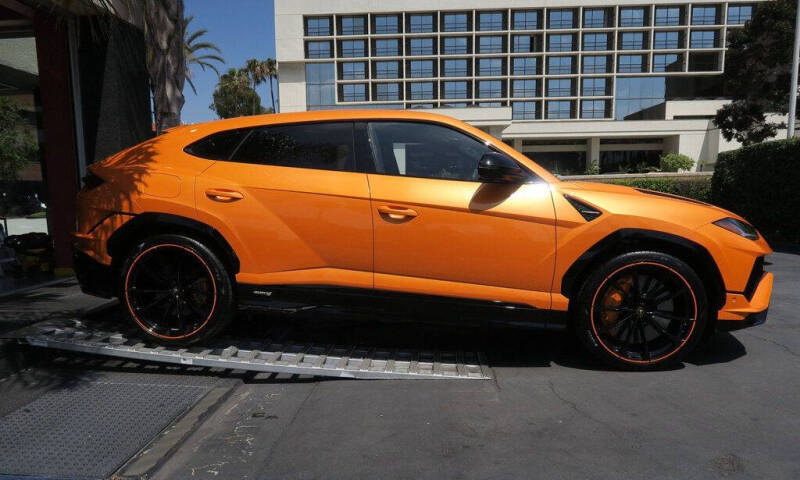 2024 Lamborghini Urus S
