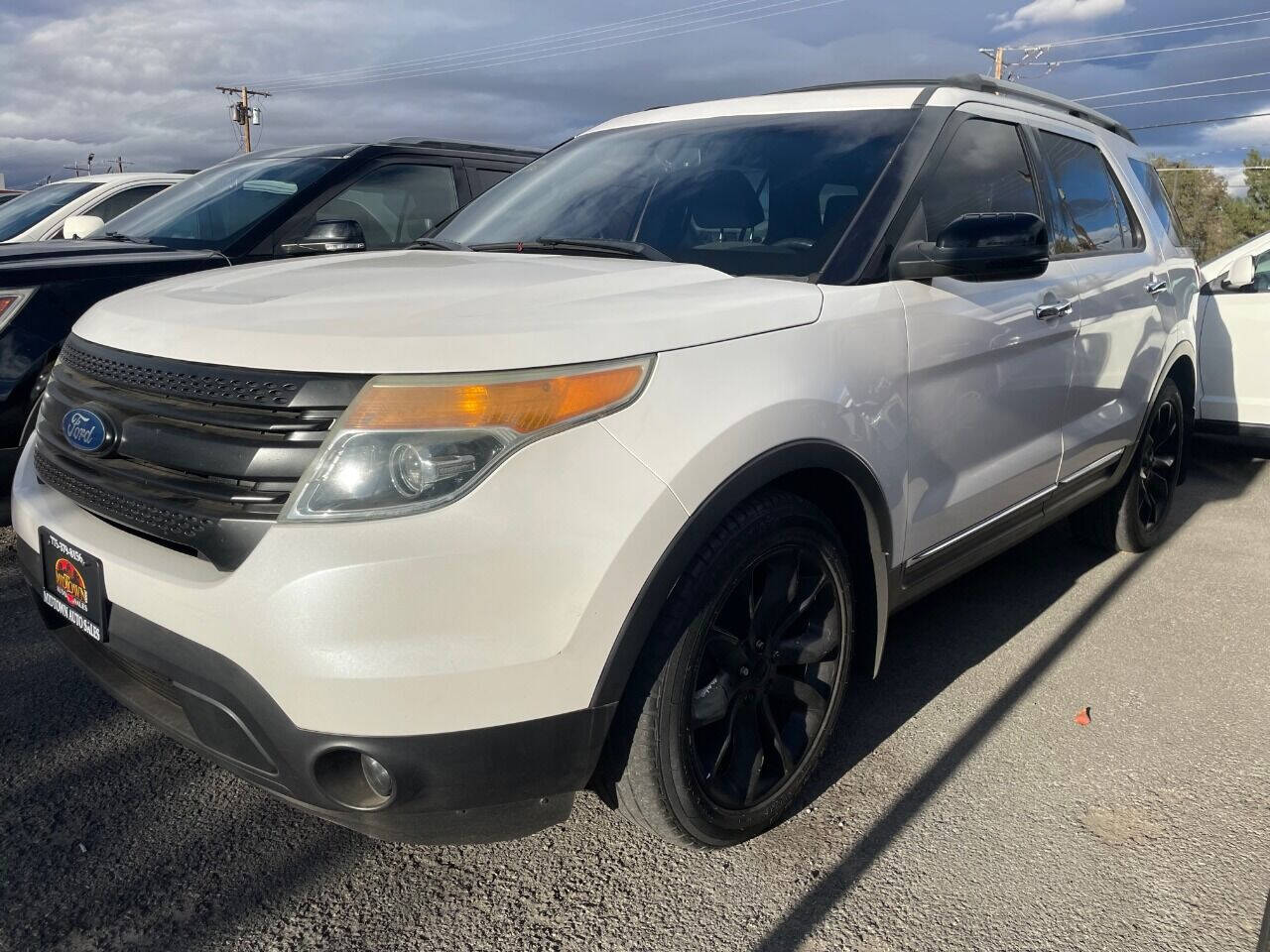 White 2011 Ford Explorer XLT XLT 4dr SUV 1