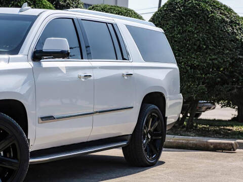 2016 Cadillac Escalade ESV Luxury Collection