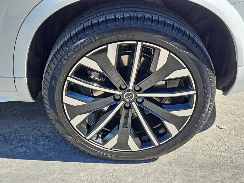 2025 Volvo XC90 B6 Plus Bright Theme 7P