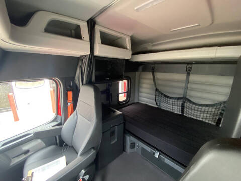 2025 Freightliner Cascadia