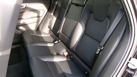 2025 Volvo XC60 B5 Core Dark Theme