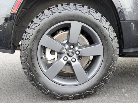 2023 Land Rover Defender 130 X-Dynamic SE