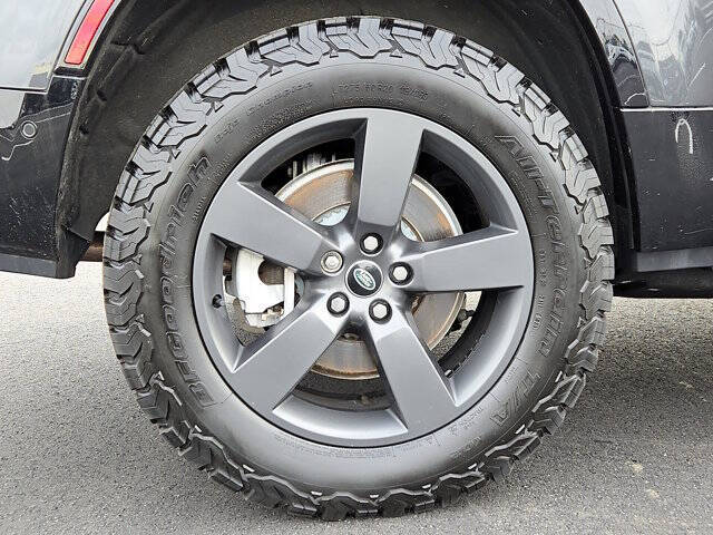 2023 Land Rover Defender 130 X-Dynamic SE