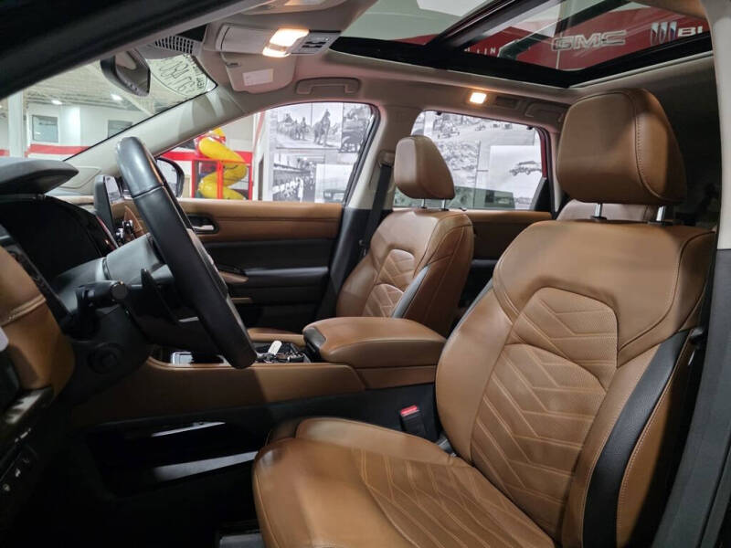 2022 Nissan Pathfinder Platinum