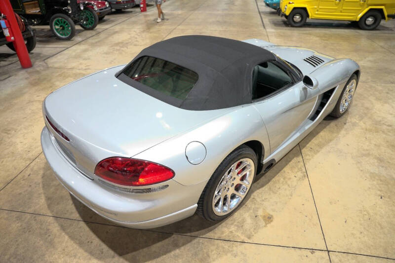 2004 Dodge Viper SRT-10