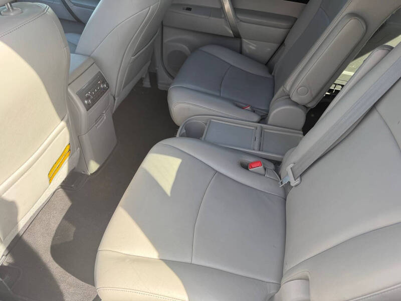 2013 Toyota Highlander Plus