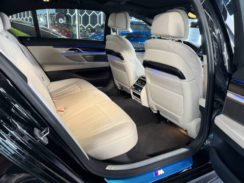 2022 BMW 7 Series 740i