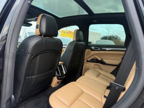 2016 Porsche Cayenne S