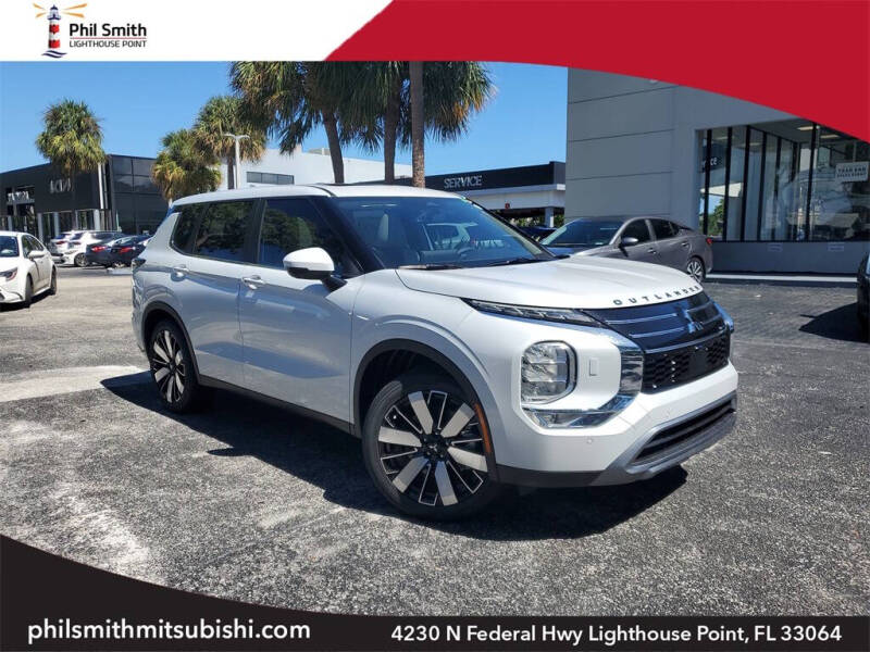 2025 Mitsubishi Outlander SE's photo