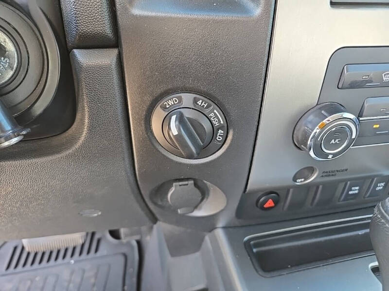 2011 Nissan Titan SV