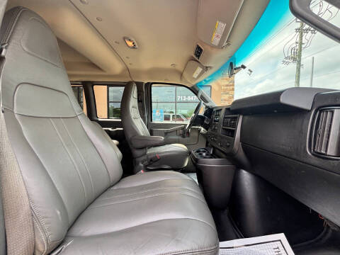 2017 Chevrolet Express LS 3500