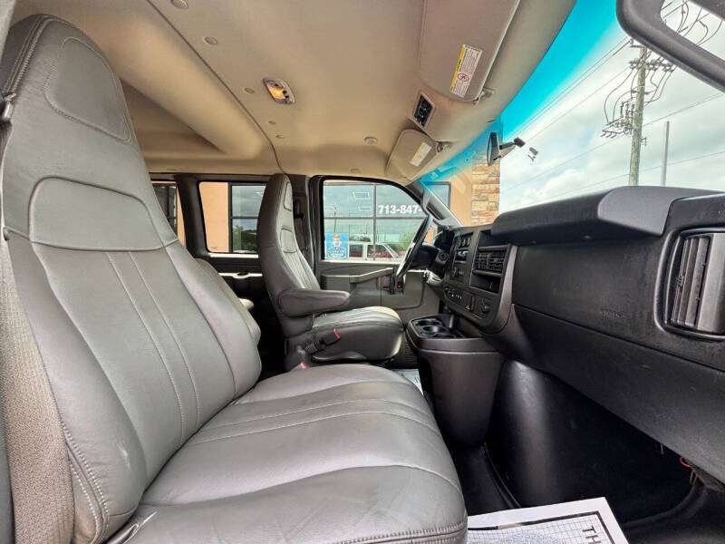 2017 Chevrolet Express LS 3500