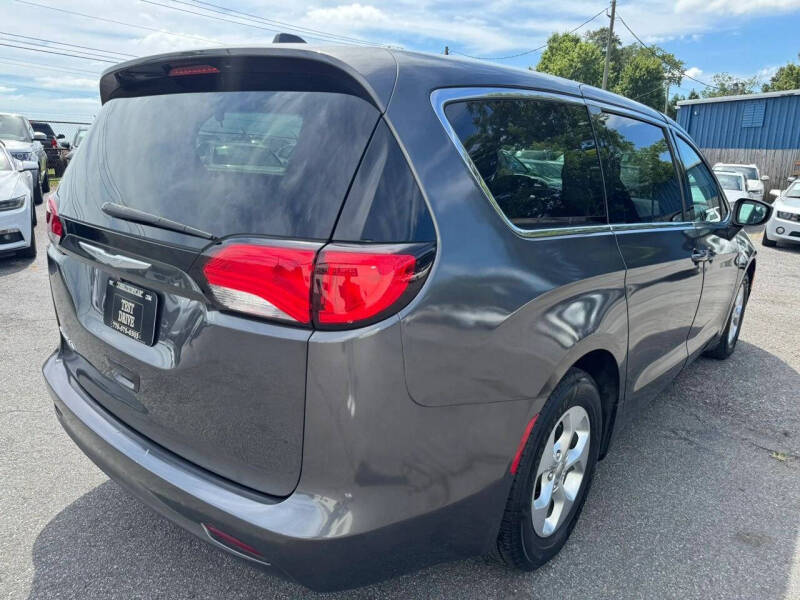 2017 Chrysler Pacifica LX