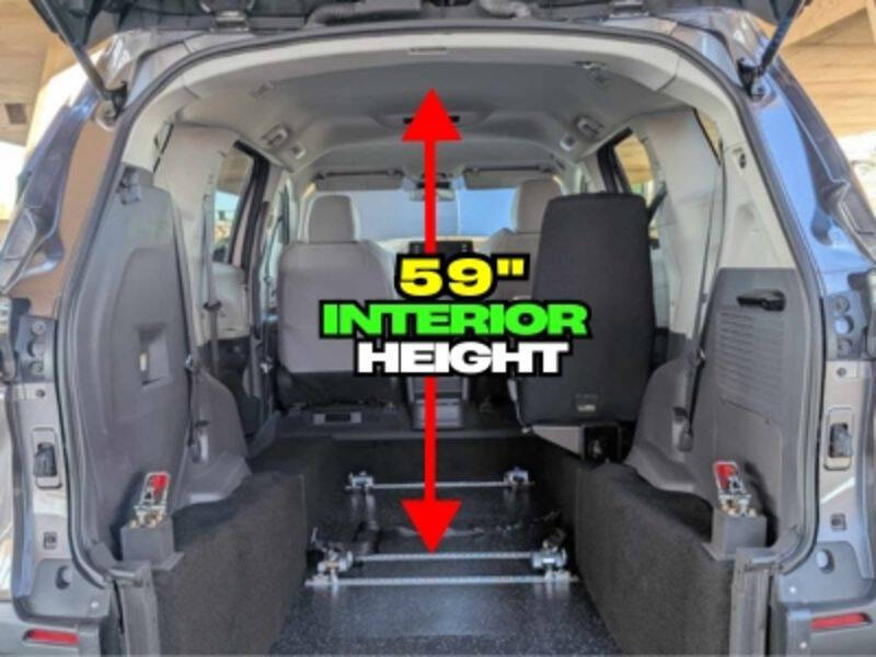 2025 Toyota Sienna LE 8-Passenger