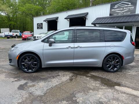 2018 Chrysler Pacifica for sale at Monroe Auto's, LLC in Parsons TN